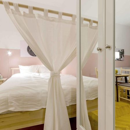 Okra Apartment Будапеща Екстериор снимка