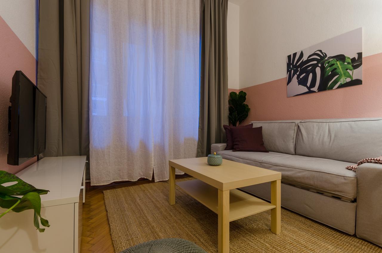 Okra Apartment Будапеща Екстериор снимка