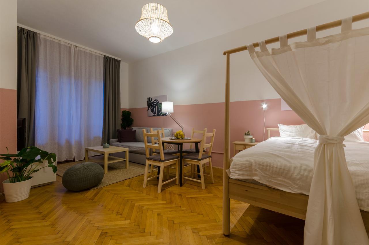 Okra Apartment Будапеща Екстериор снимка