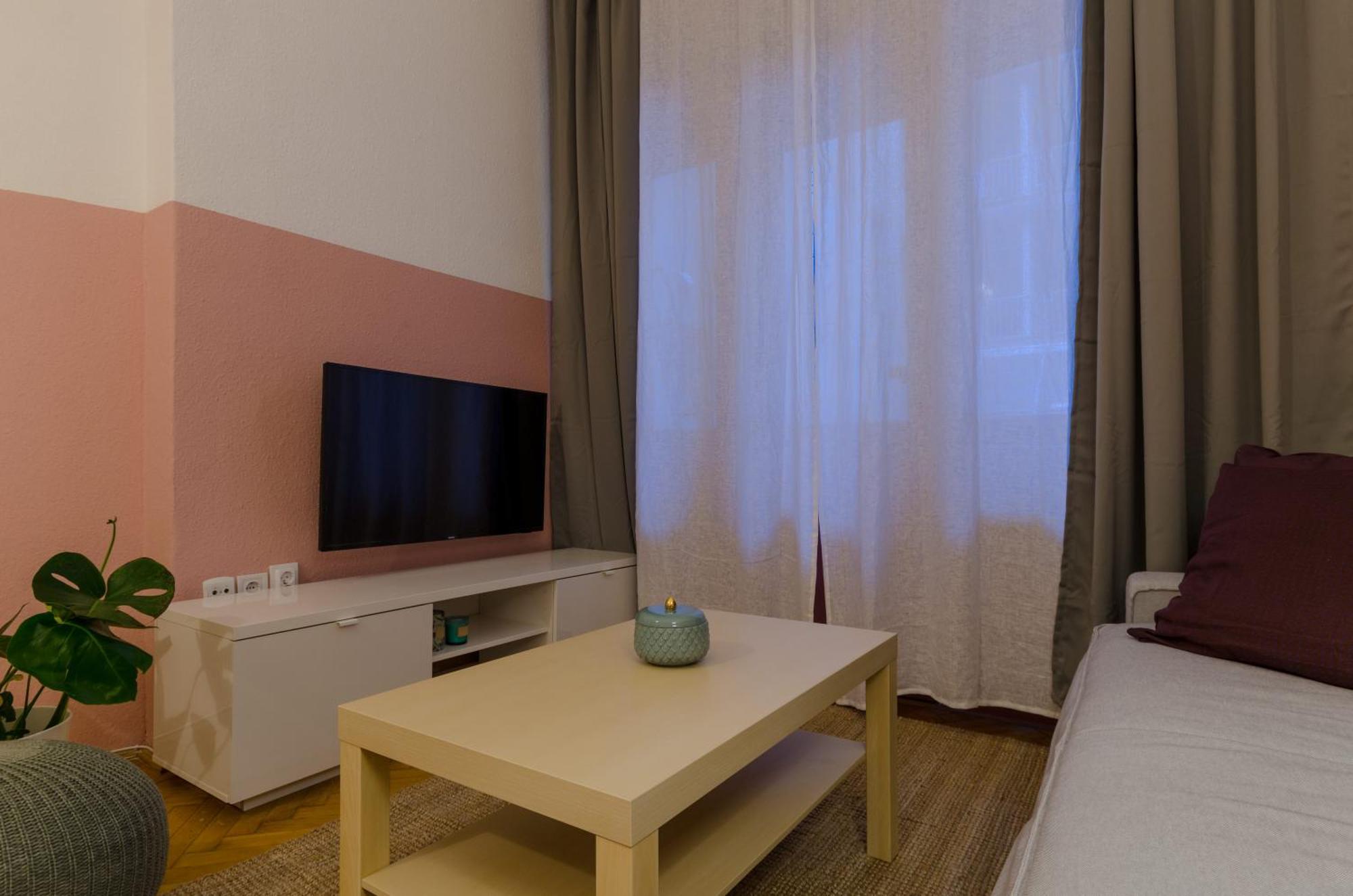 Okra Apartment Будапеща Екстериор снимка