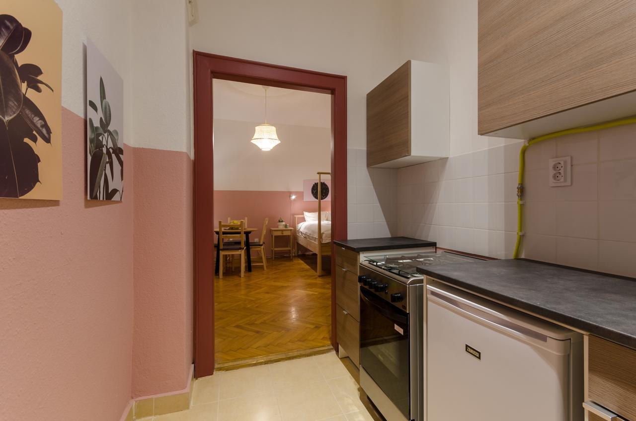 Okra Apartment Будапеща Екстериор снимка