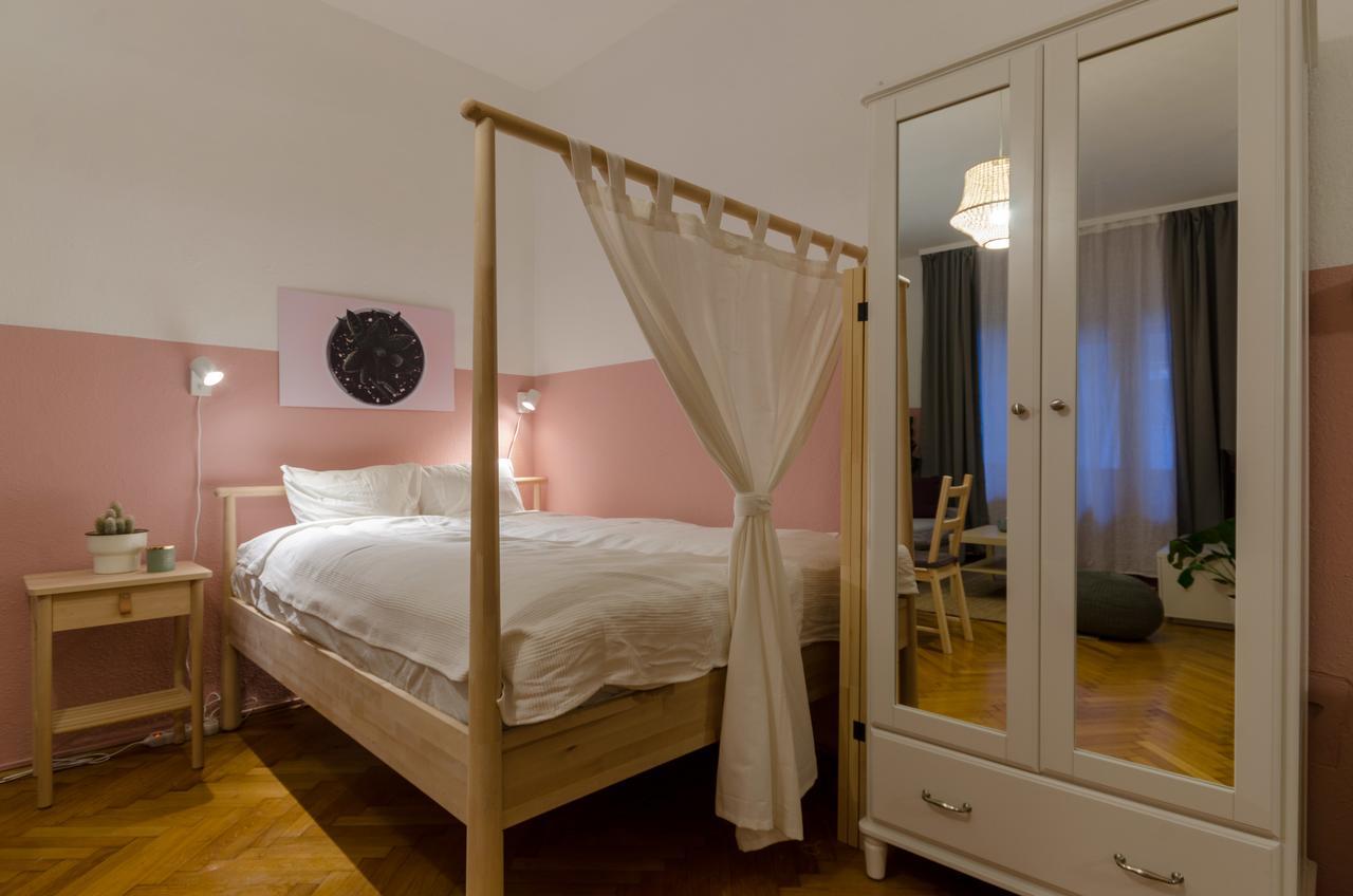 Okra Apartment Будапеща Екстериор снимка