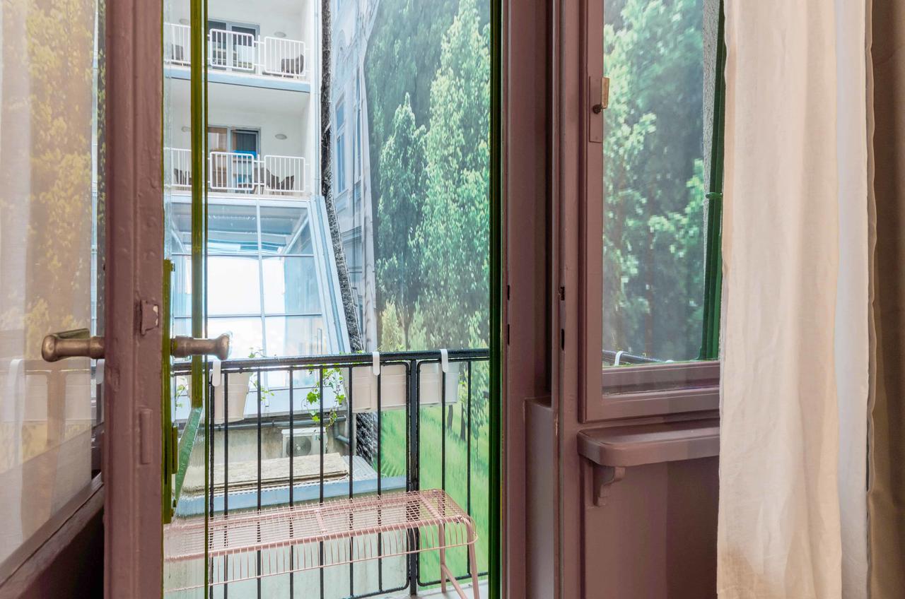 Okra Apartment Будапеща Екстериор снимка