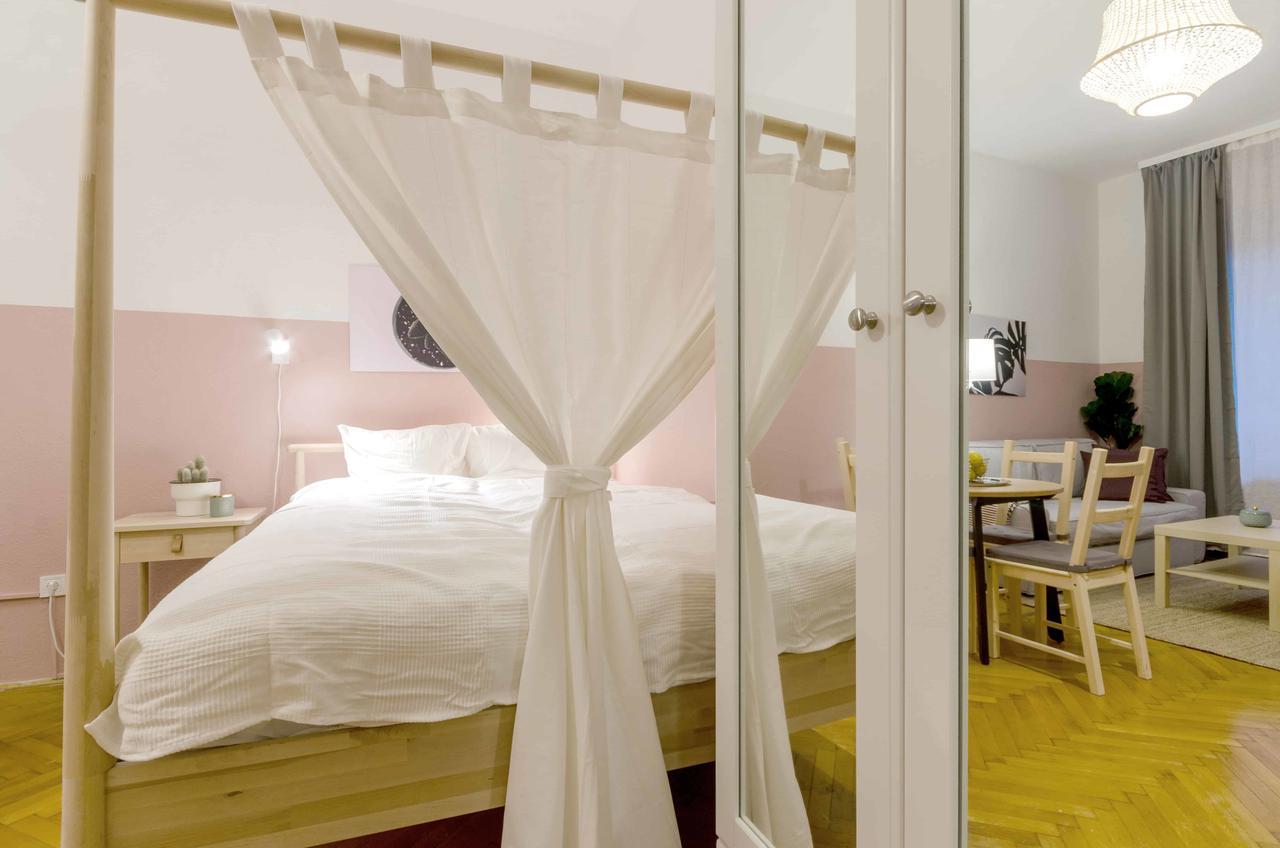 Okra Apartment Будапеща Екстериор снимка